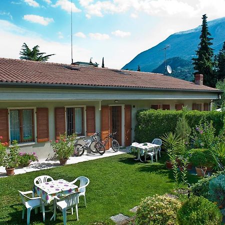 Casa Facchinetti Yellow Apartment Malcesine Eksteriør bilde